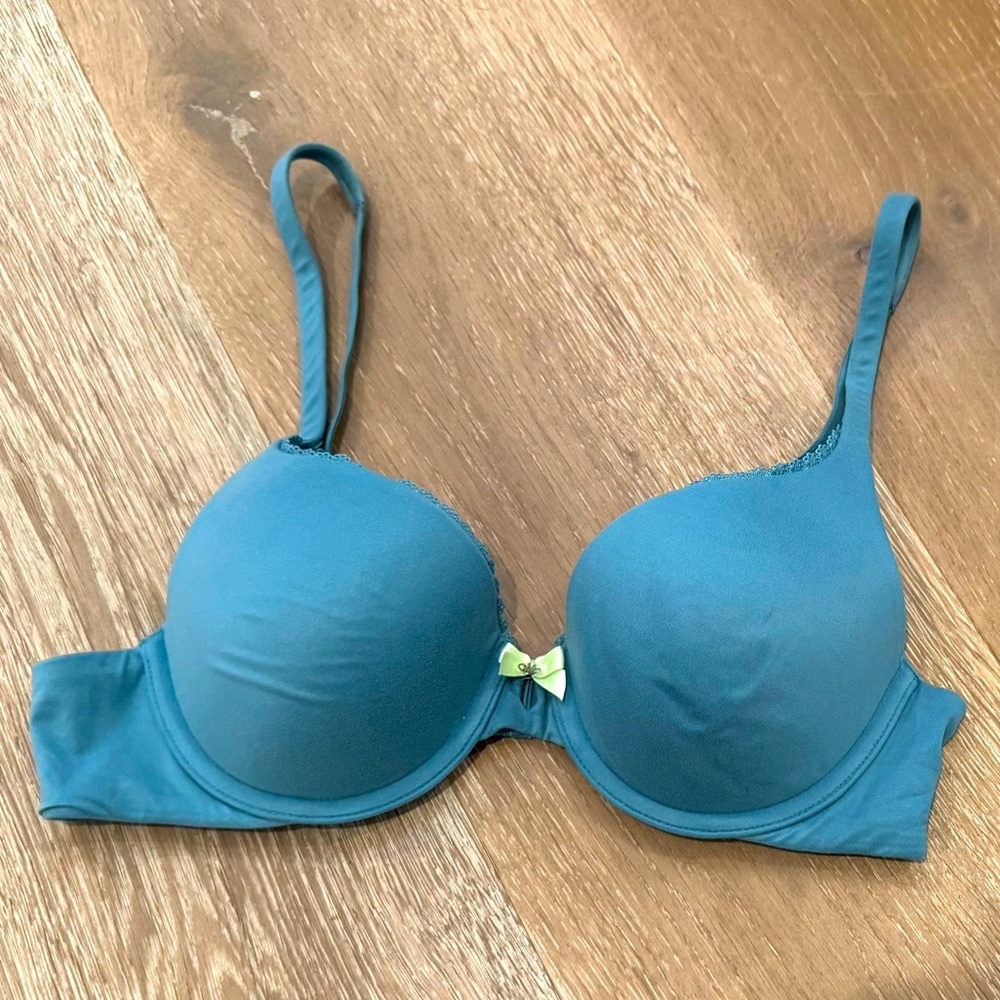 Victoria’s Secret Body By Victoria Perfect Shape Push-Up Bra 34B